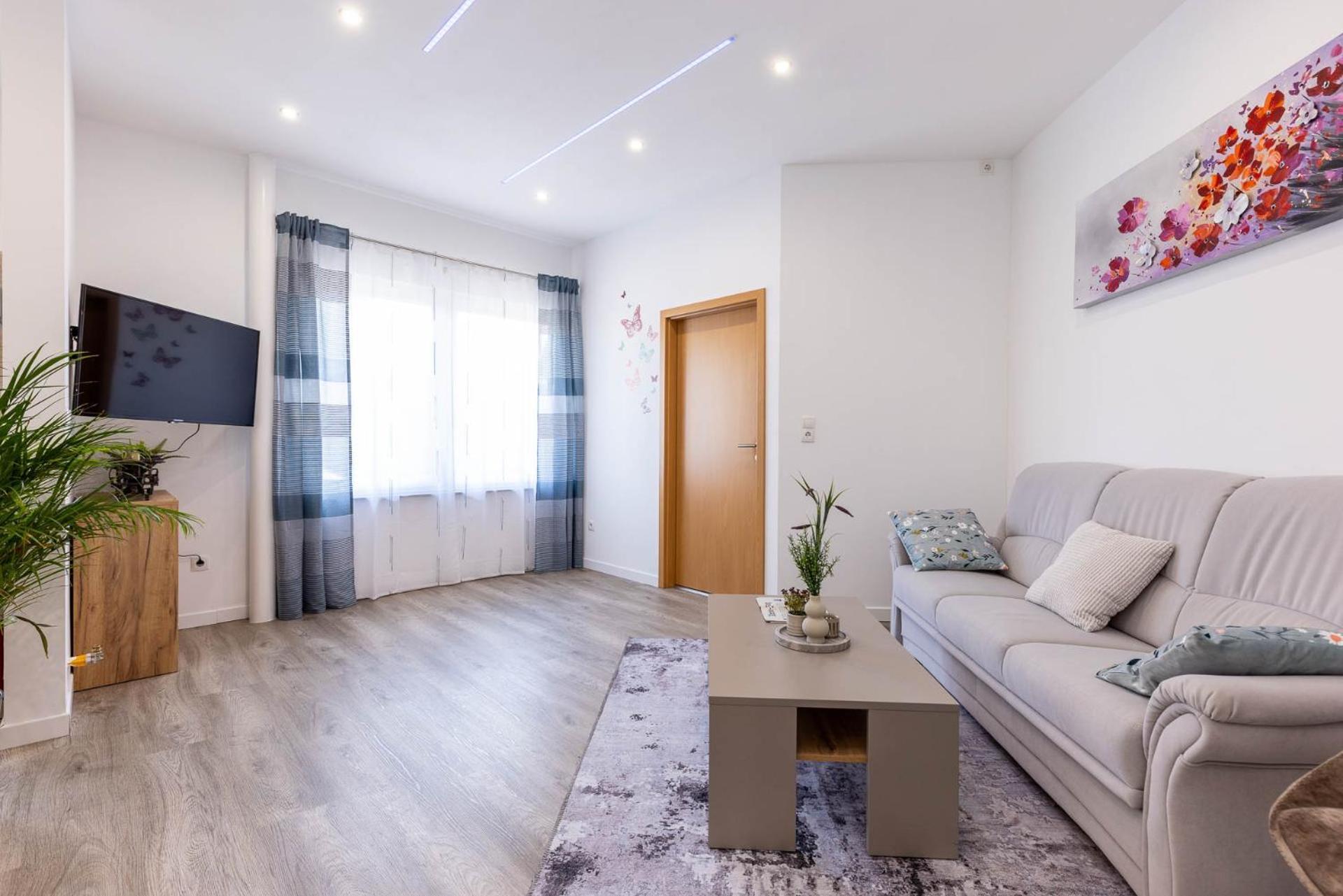 Neu I Ferienwohnung Jasmin Андернах Экстерьер фото
